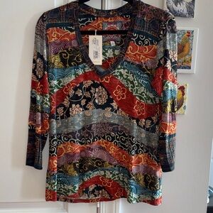 JOHNNY WAS 3/4 sleeve v-neck swing tee “Yokohama” size M.